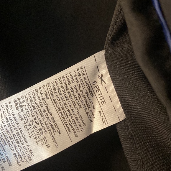 Banana Republic - classic 2 button Black Blazer - Picture 4 of 11